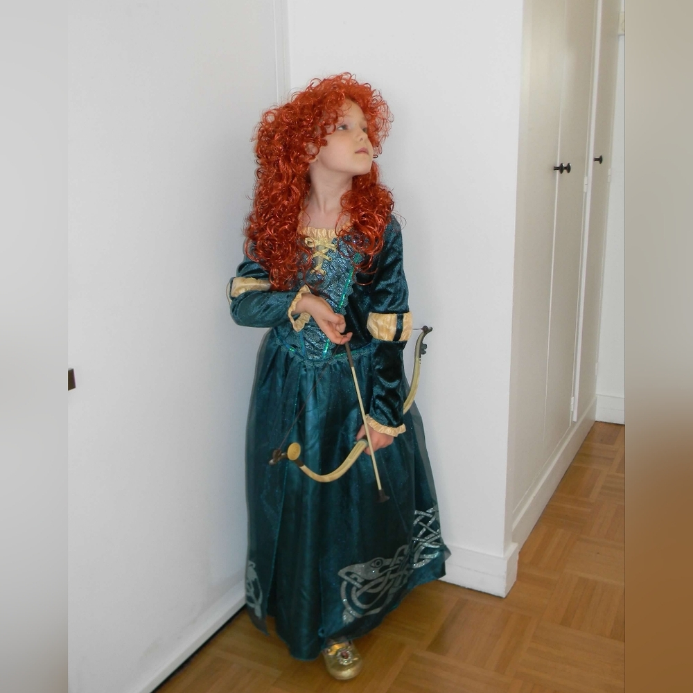 Disney Store Exclusive Merida Costume with Golden Shoes and Bow & Arrow 🏹  🐻